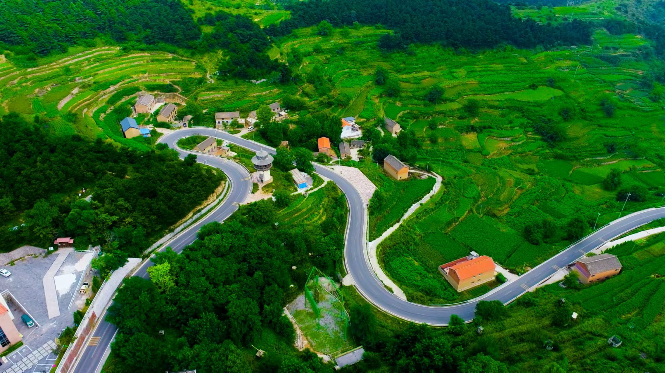 太行一號旅游公路入選第一批旅游公路項目名單，圖為陵川段。人民網(wǎng)記者 王帆攝